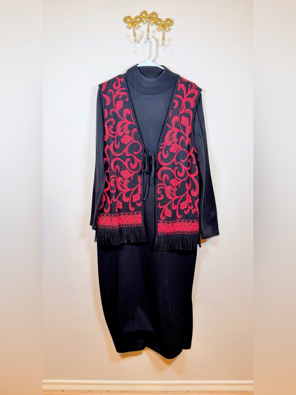 Lemmie for Nina Leonard Black Dress with Red Patterned Vest w/ Tassels. Size L